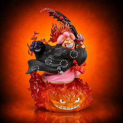 Big Mom Charlotte Linlin Light-Up GK Figurine (25cm / 9.8") Figurine