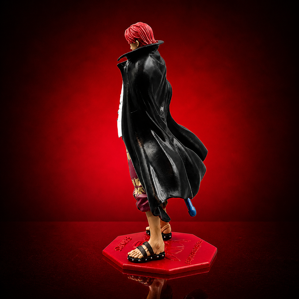 Shanks Standing Figurine (24.5cm / 9.6") Figurine
