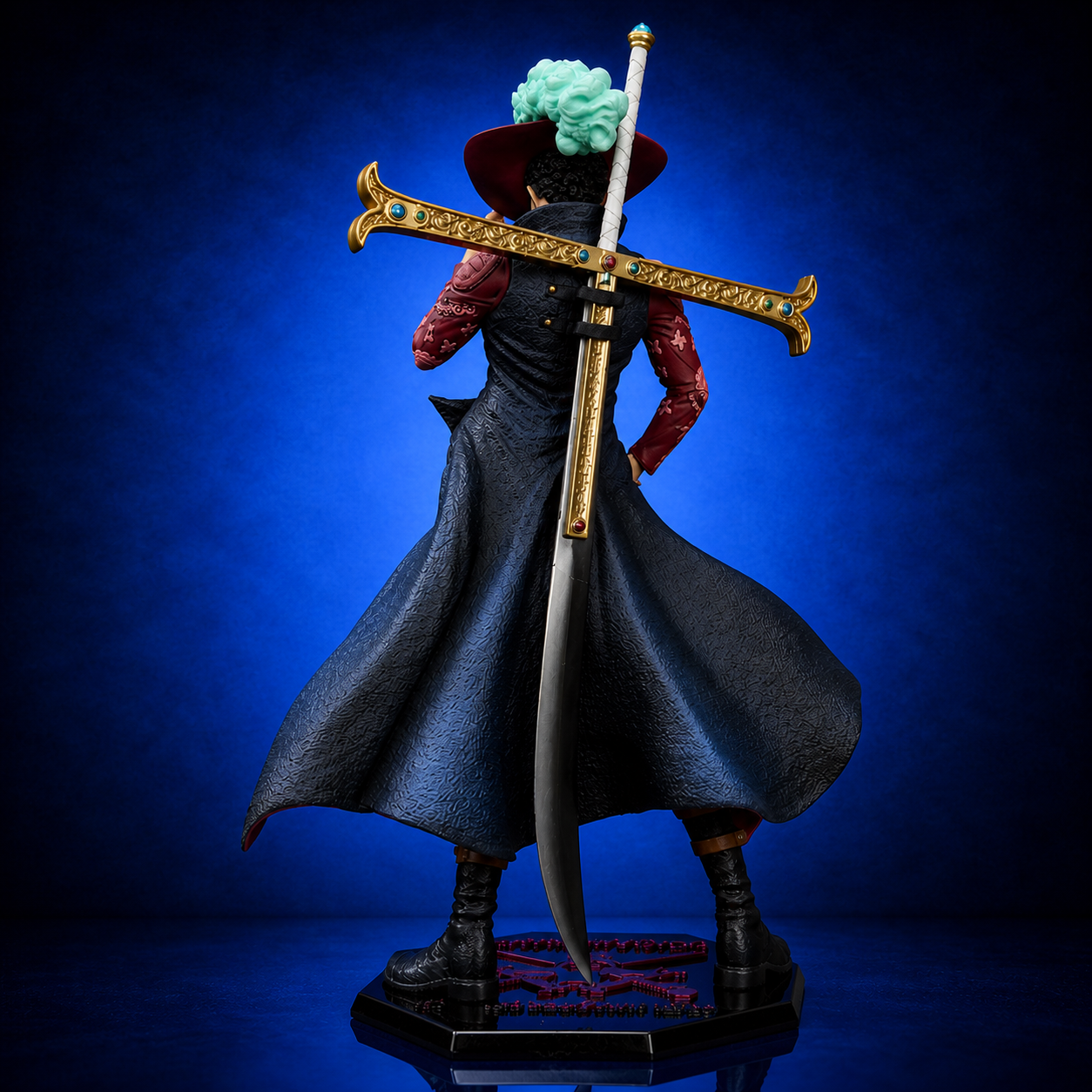 Dracule Mihawk Action Figurine (30cm / 11.8") Figurine