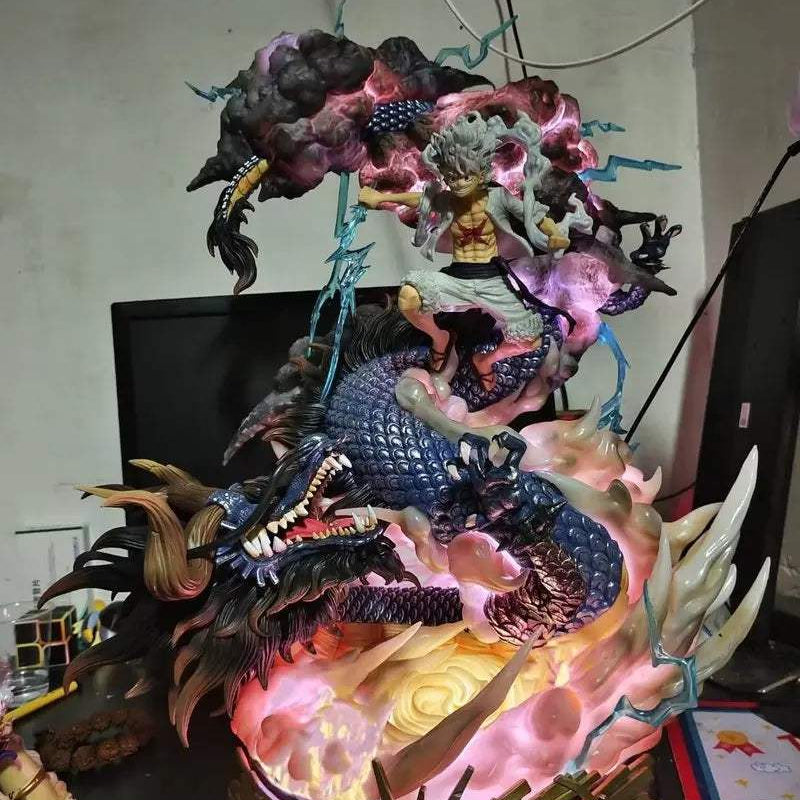 Luffy Gear 5 vs Kaido Figurine (24cm / 9.4") Figurine